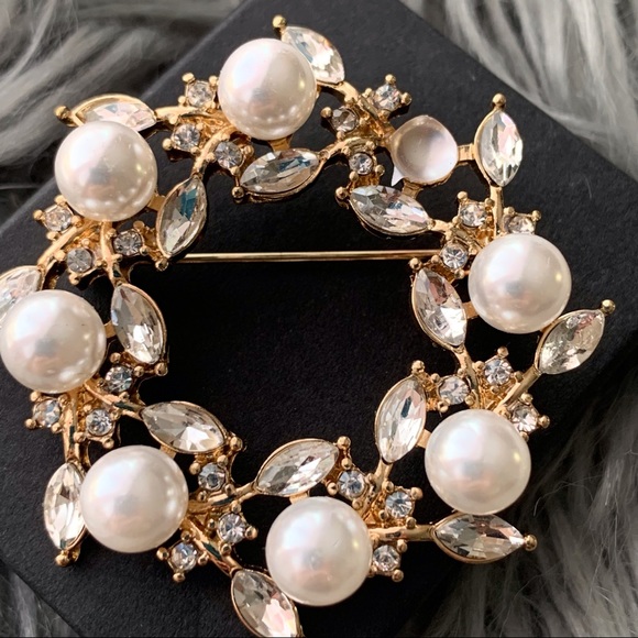 Vintage Brooch Rhinestone/Pearls - Picture 2 of 6
